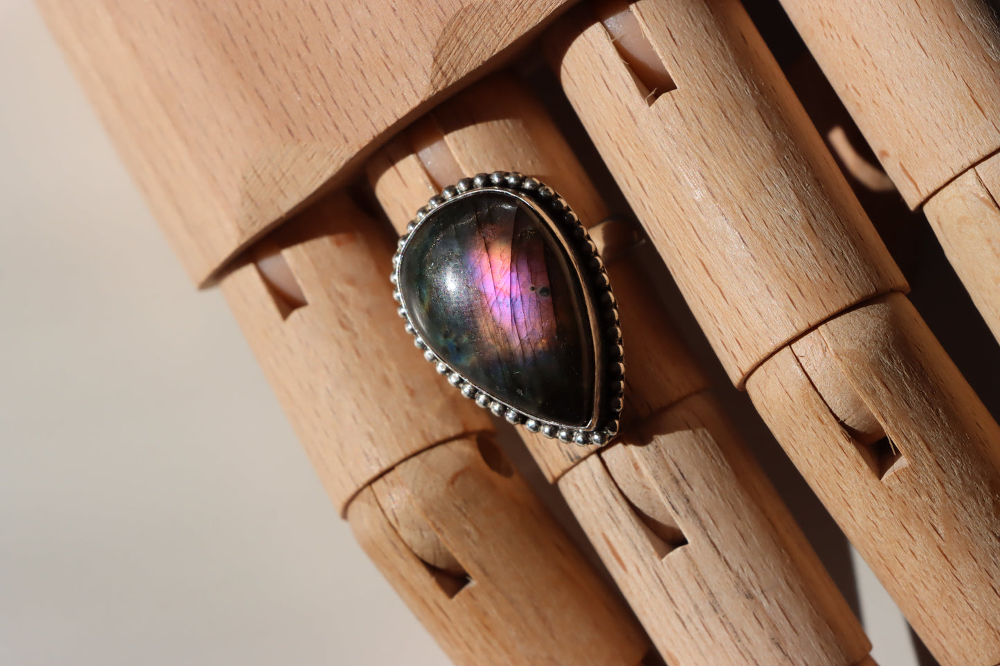 Prsten labradorit fialovorůžový - Supreme Panthers