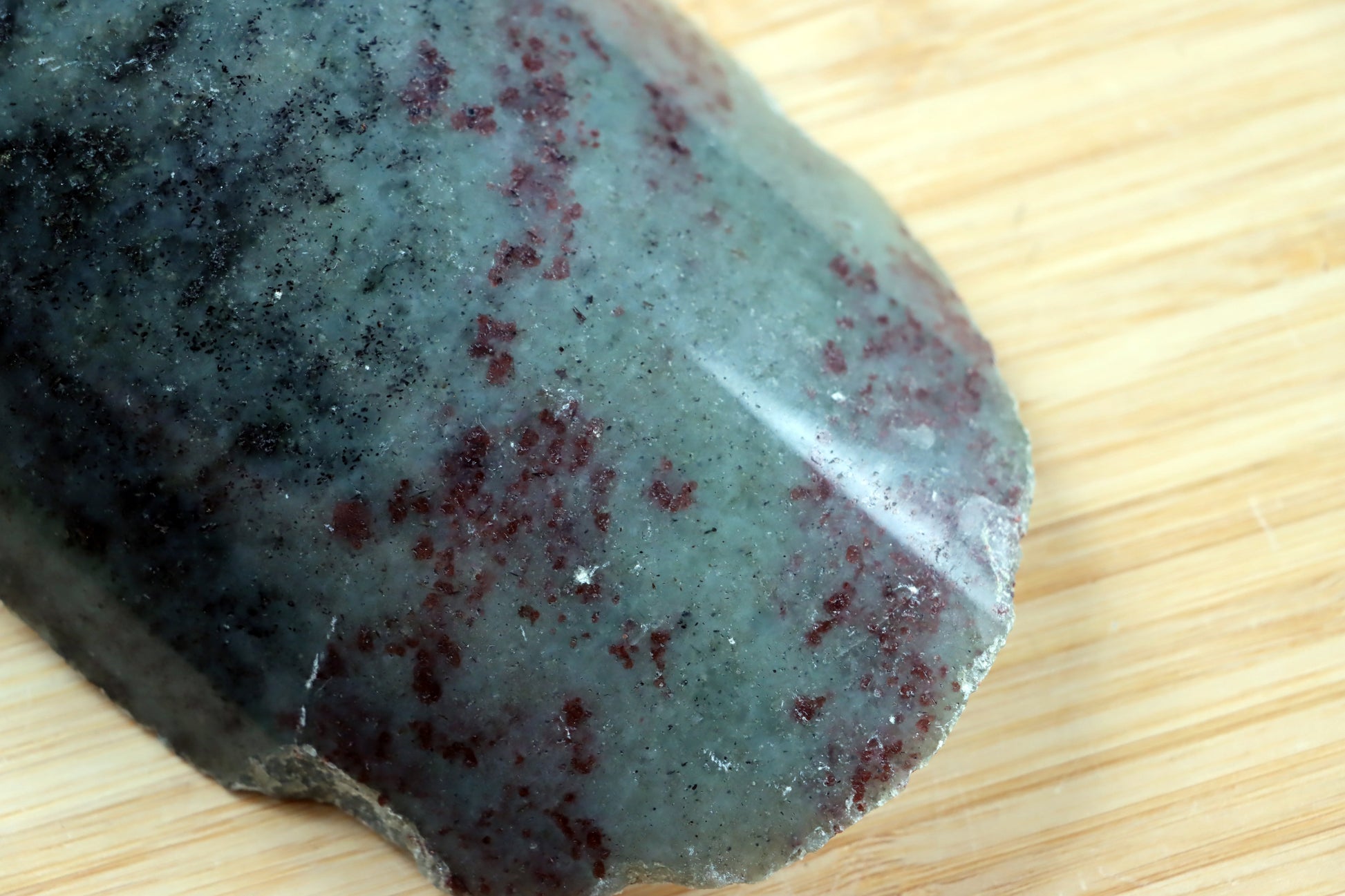 Sedýlko zelený křemen s granátem - Supreme Panthers