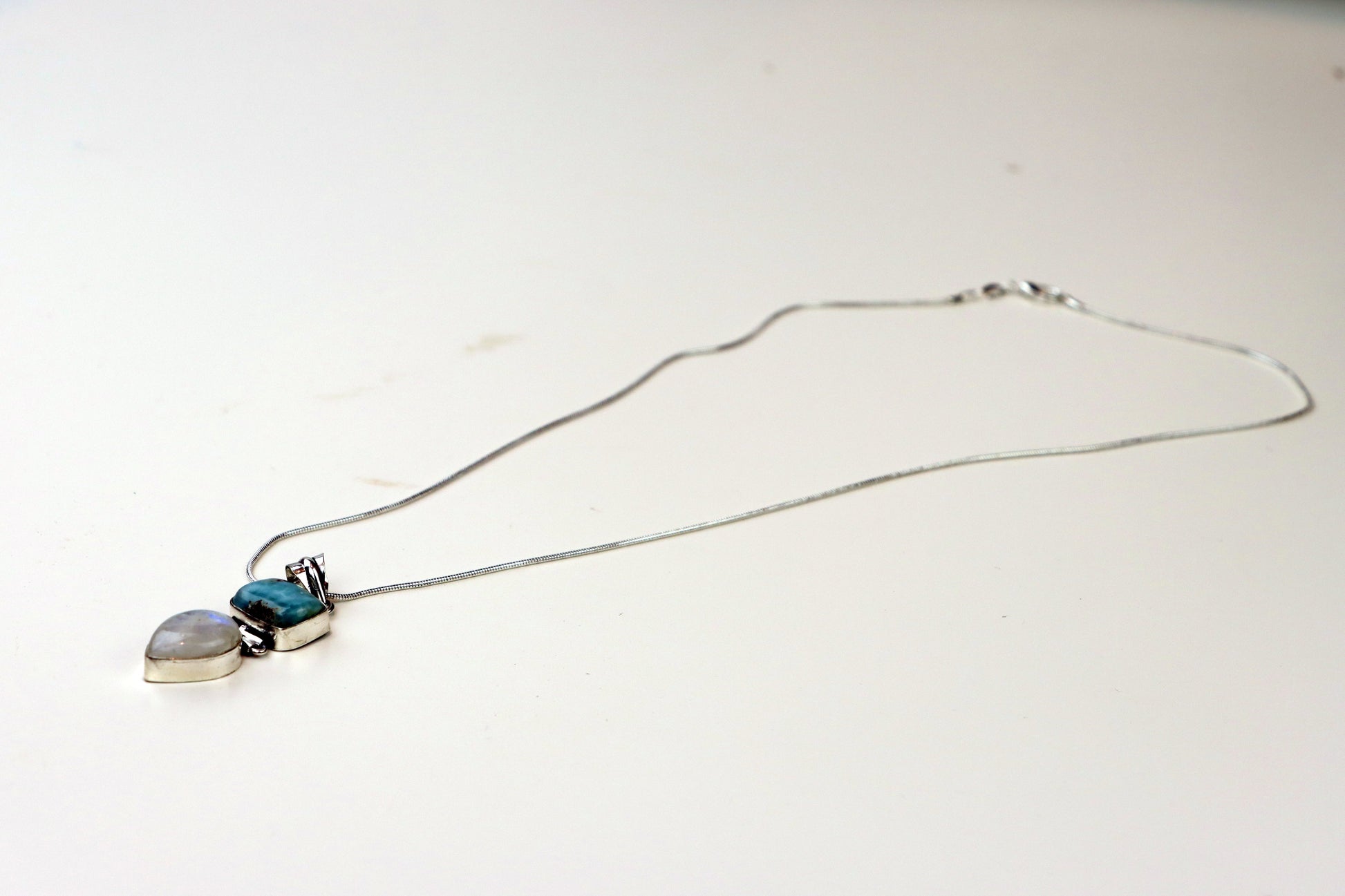 Set (řetízek, dvoudílný přívěsek) – larimar a měsíční kámen „Luna Borealis“ - Supreme Panthers