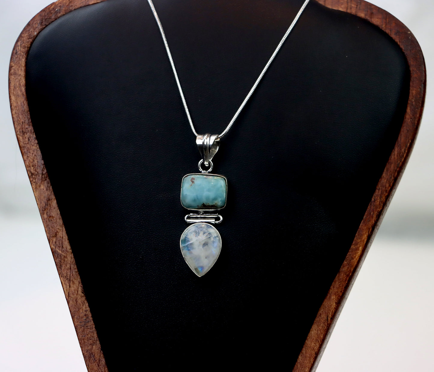 Set (řetízek, dvoudílný přívěsek) – larimar a měsíční kámen „Luna Borealis“ - Supreme Panthers