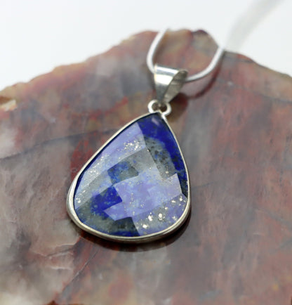 Set (řetízek, přívěsek) – fazetovaný lapis lazuli - Supreme Panthers