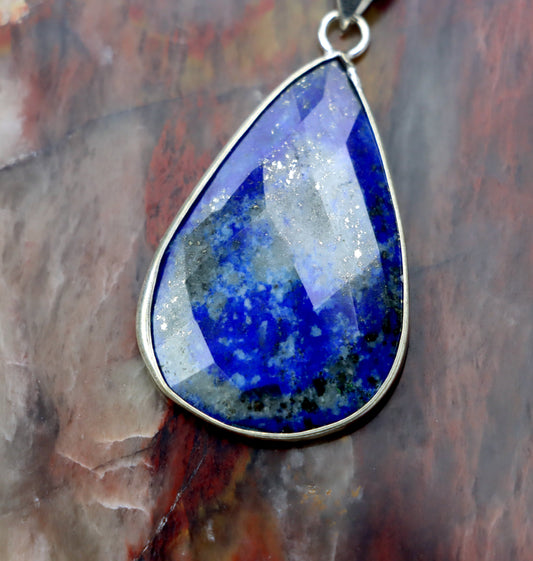 Set (řetízek, přívěsek) – fazetovaný lapis lazuli - Supreme Panthers