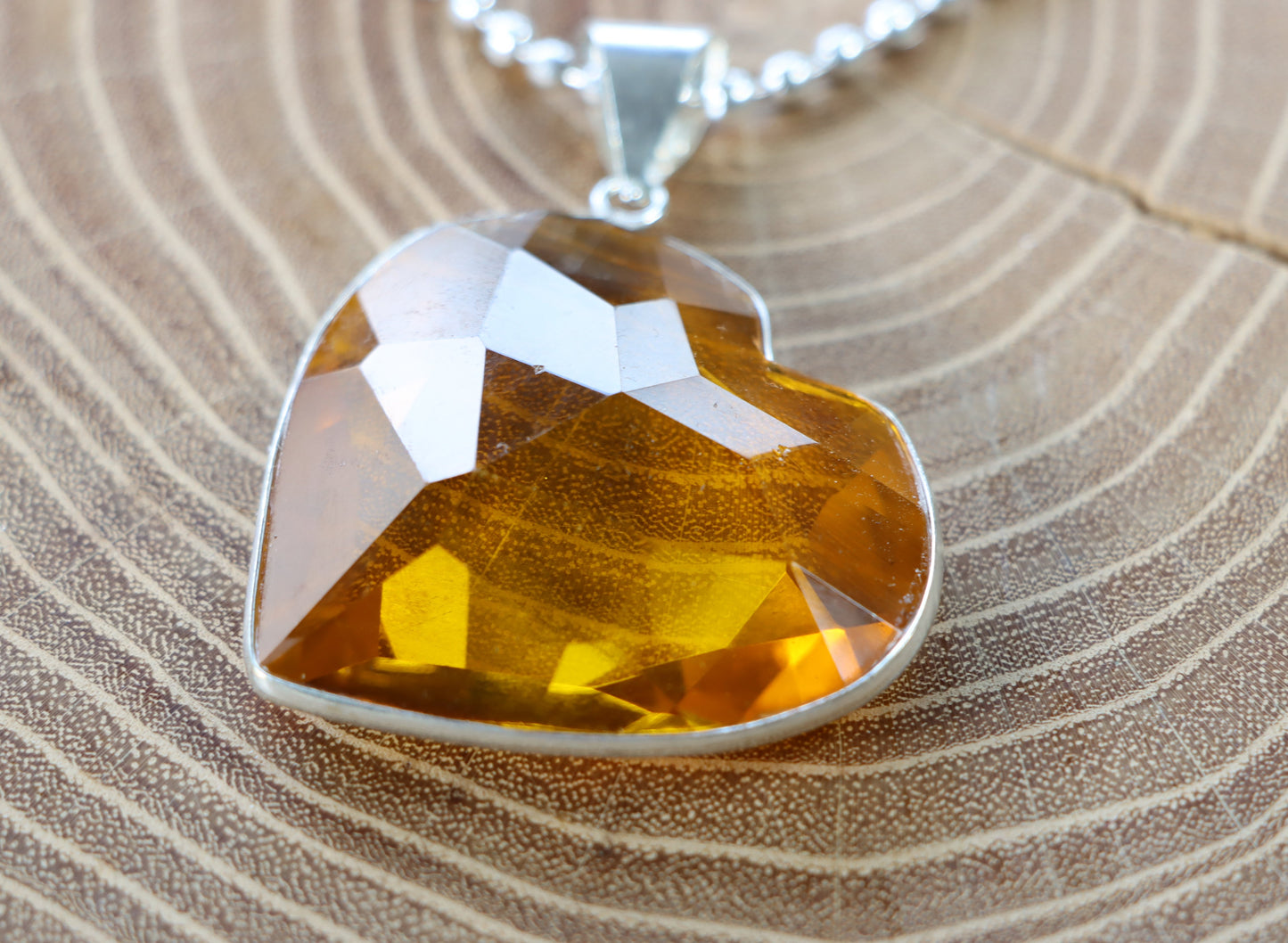 Srdce z přírodního citrínu – v teplém oranžovém odstínu - Supreme Panthers