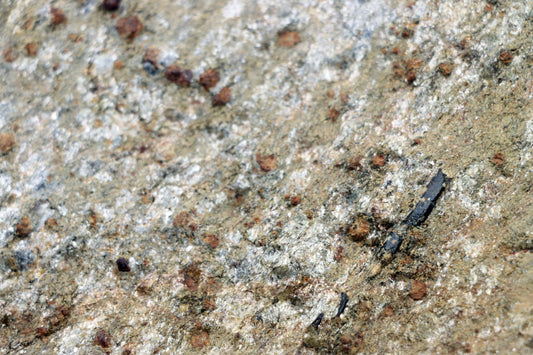 Staurolit a almandiny ve svojanovitu surový - Supreme Panthers