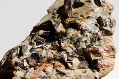 Staurolit kříže ve svoru, r. 1946 - 1955 - Supreme Panthers