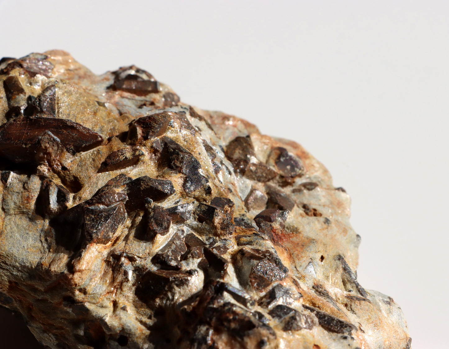 Staurolit kříže ve svoru, r. 1946 - 1955 - Supreme Panthers