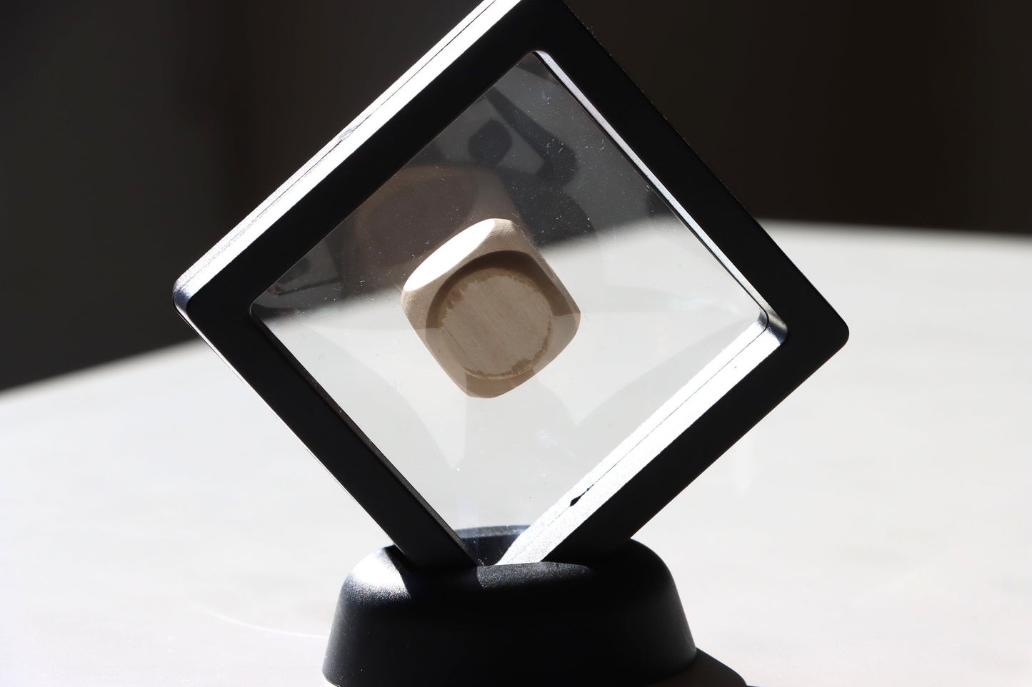 Stojan čtvercový moderní černý - Supreme Panthers