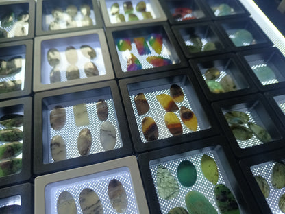 Stojan čtvercový moderní černý - Supreme Panthers