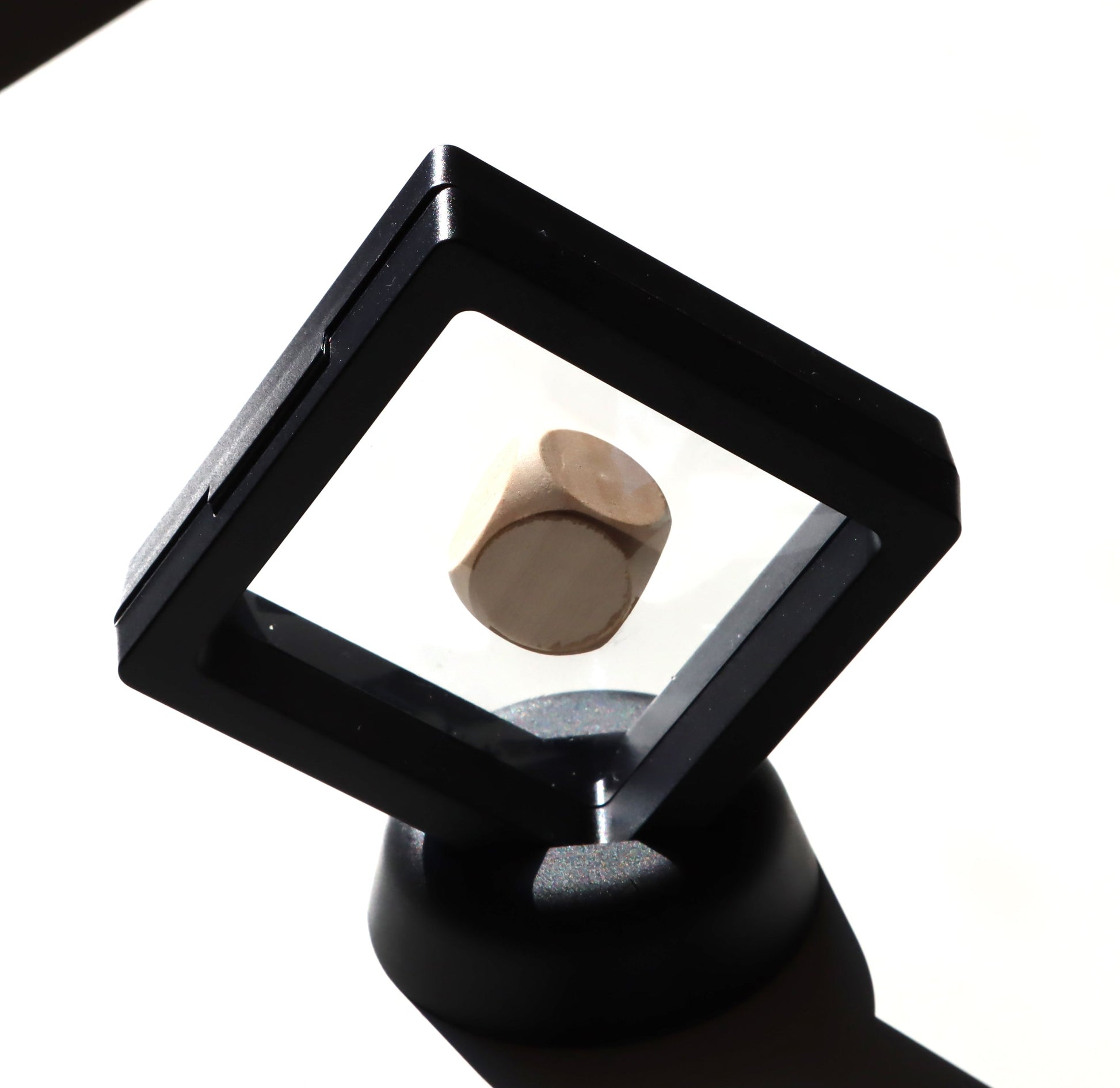 Stojan čtvercový moderní černý - Supreme Panthers