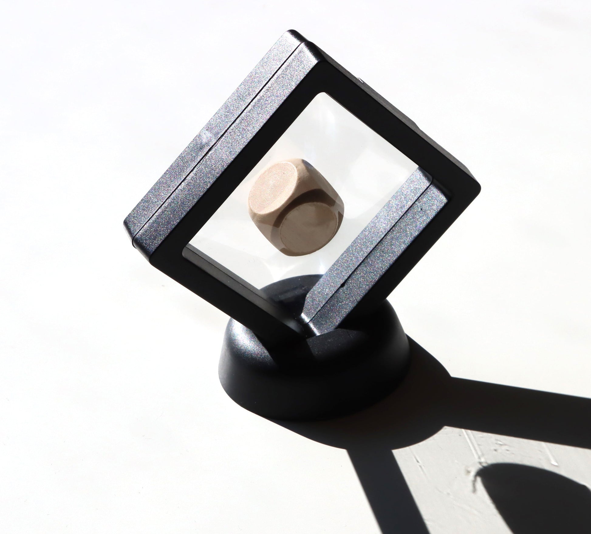 Stojan čtvercový moderní černý - Supreme Panthers