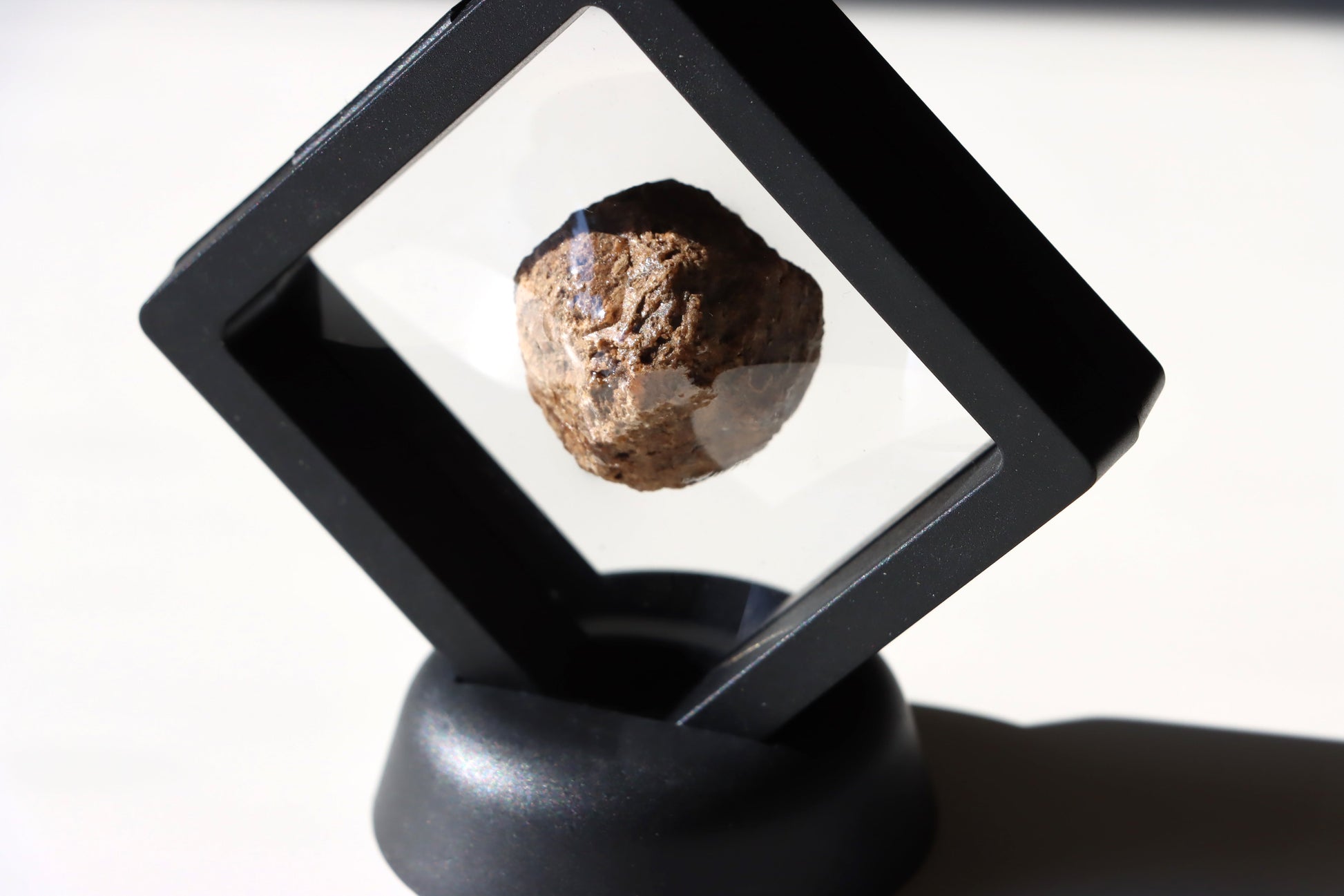 Stojan čtvercový moderní černý - Supreme Panthers