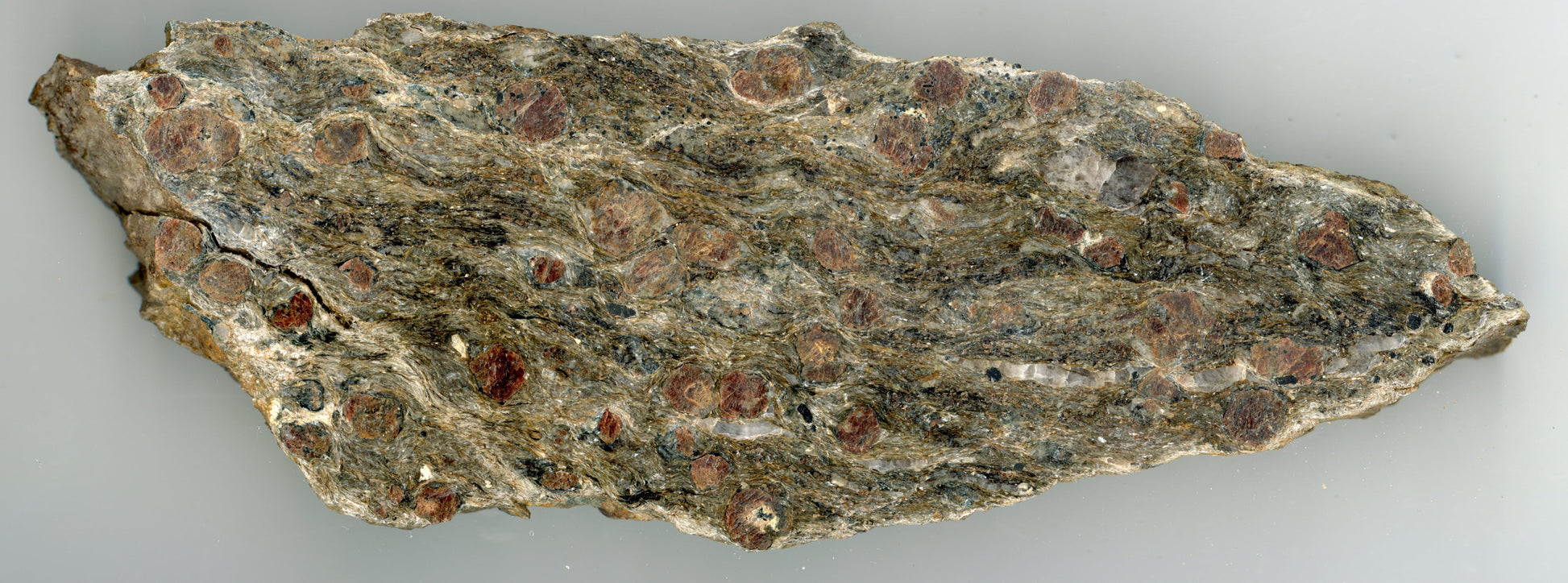 Svojanovit s almandinem leštěný - Supreme Panthers