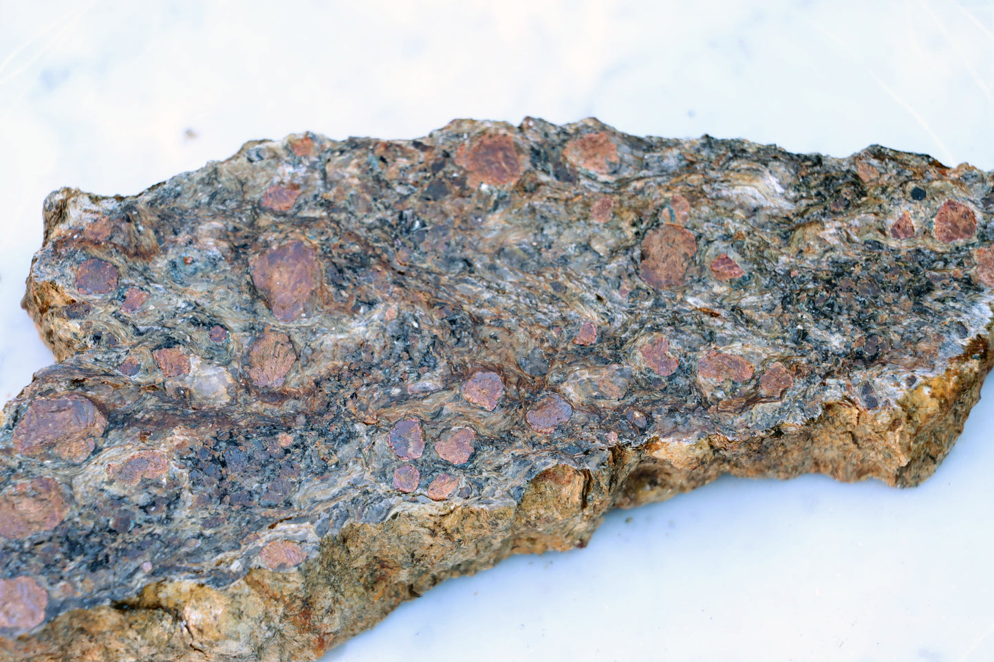 Svojanovit s almandinem leštěný - Supreme Panthers