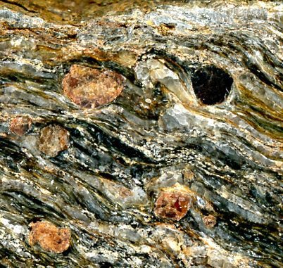 Svojanovit se staurolitem a almandinem - Supreme Panthers