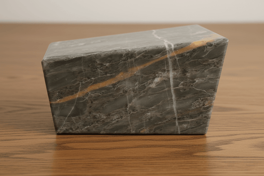 Těžítko z fialového vápence se zbytky zkamenělin - Supreme Panthers