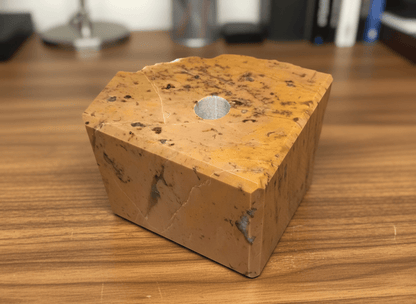 Těžítko z oranžového hlíznatého vápence - Supreme Panthers