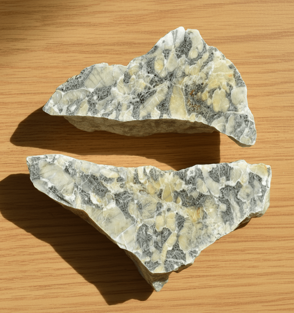 Vilémovický vápenec s rekrystalizovanými fosiliemi - Supreme Panthers