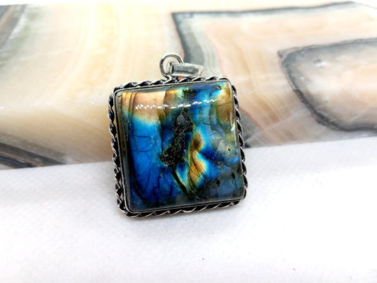 Přívěšek labradorit - Supreme Panthers